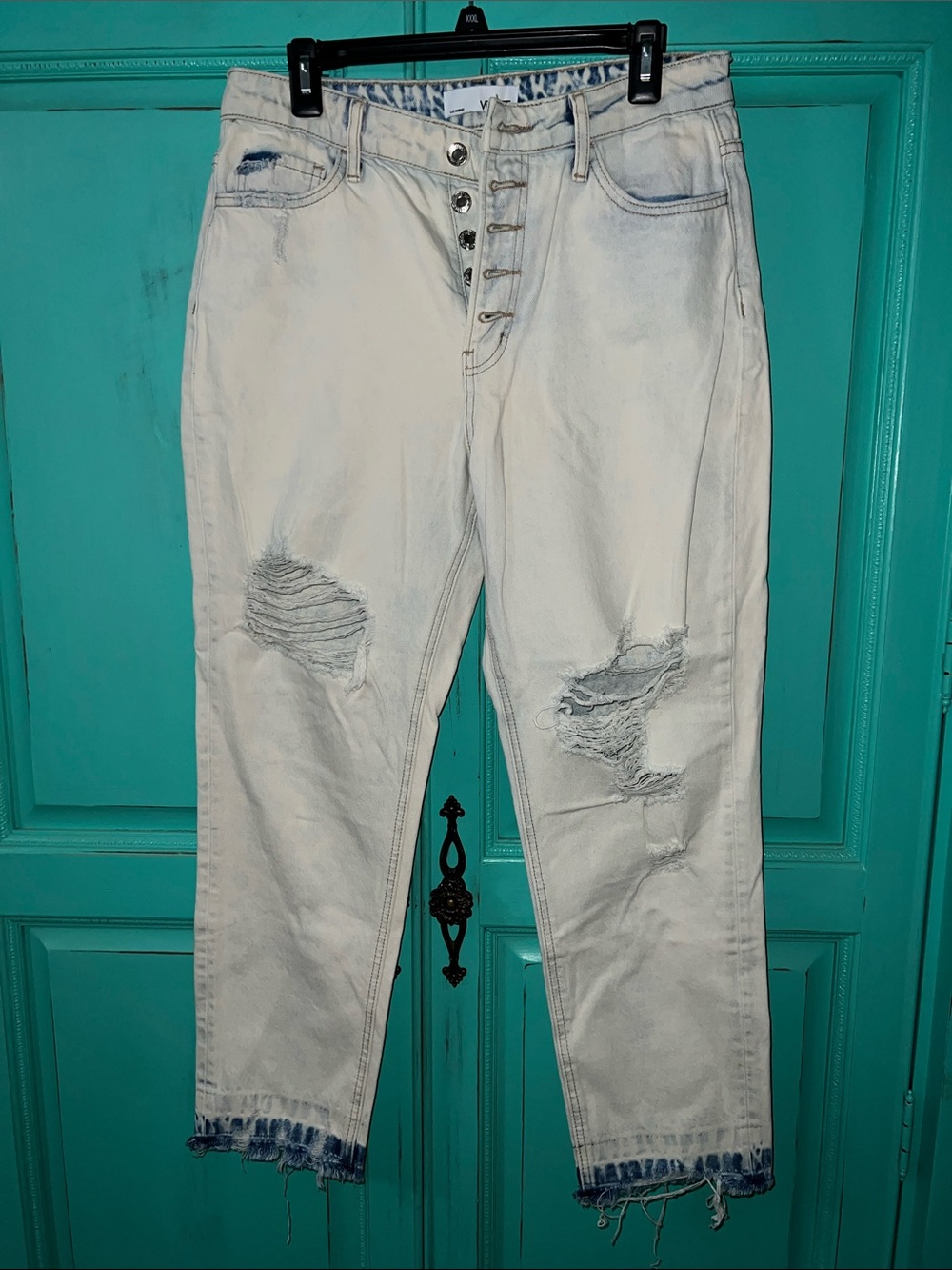Vervet Women's Button Fly Light Stonewash Jeans with Distressed Knees
